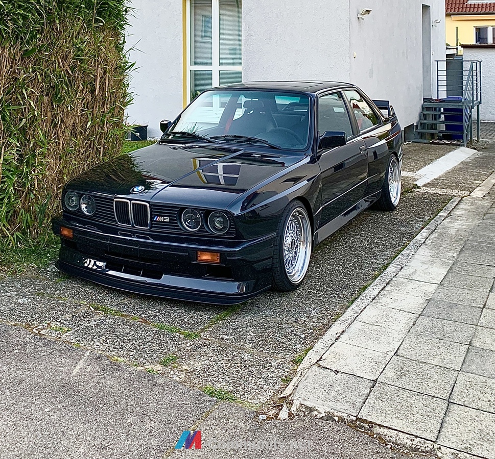 BMW E30 M3 V8